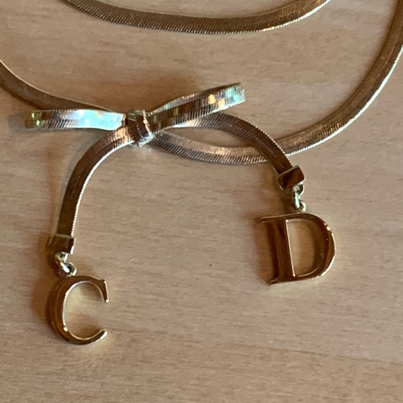 Christian Dior Ribbon Bow CD
Choker Necklace - Picture 2 of 6